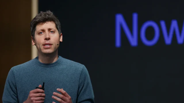 “Si vas a entrar al mundo laboral, conviene empezar tu carrera en momento de grandes cambios”: Sam Altman, CEO de OpenAI