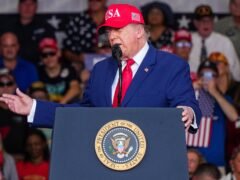 Donald Trump dijo que Francia “está en llamas” y “destrozado” por la inmigración: “¡Cierren sus fronteras y tomen el control!»