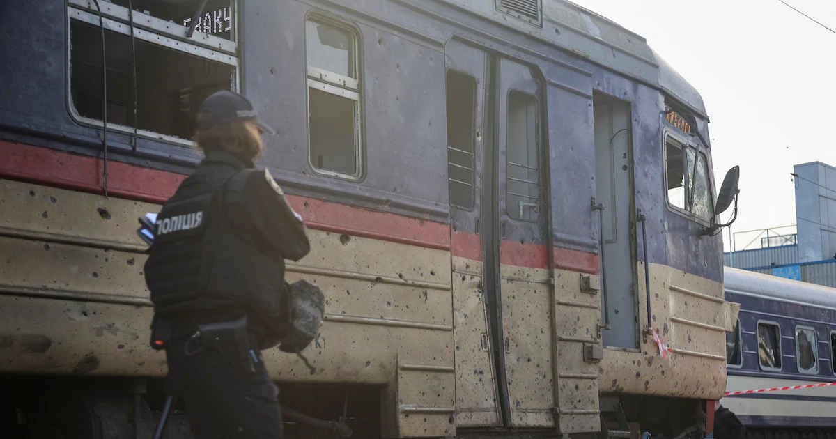 La ONU condenó el “mortífero” ataque ruso contra un tren en Ucrania que dejó 13 muertos y alertó sobre la seguridad de civiles