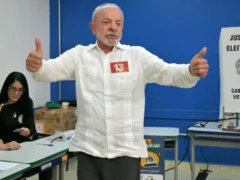 Los estrategas de Lula explican la remontada contra Bolsonaro: regreso a los orígenes, fin de la era de la gratitud y la «comunicación fígital”