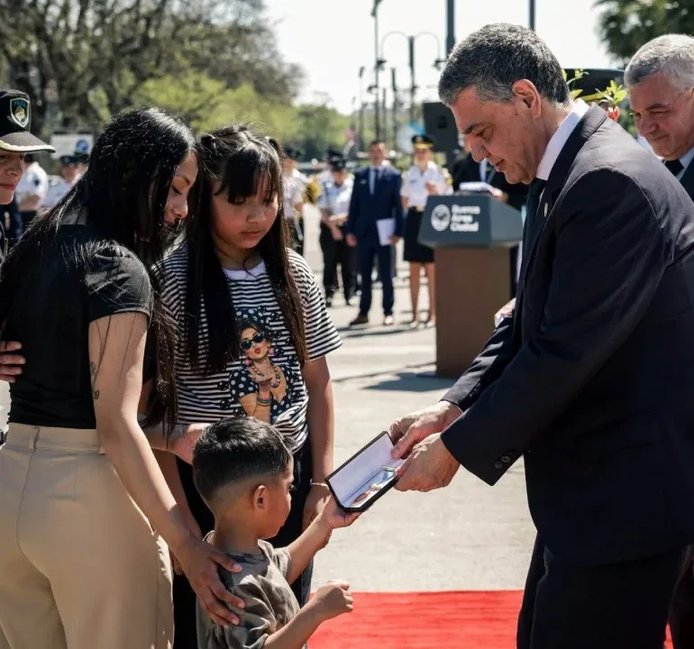 Jorge Macri encabezó el acto de homenaje de la Ciudad a policías caídos: «Son héroes de la vida cotidiana”