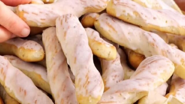 Palitos de anís con glaseado: un clásico de la panadería en casa