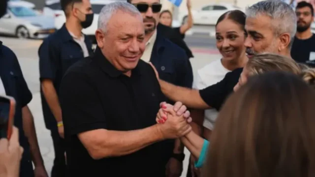 El partido de Eisenkot acusó a Netanyahu de «preparar el terreno» para impugnar los resultados electorales en Israel