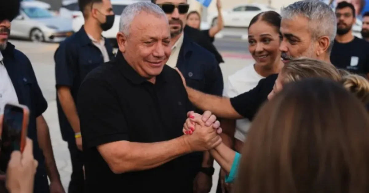 El partido de Eisenkot acusó a Netanyahu de «preparar el terreno» para impugnar los resultados electorales en Israel