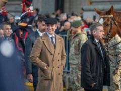 Javier Milei y sus medidas, EN VIVO: Santiago Caputo cruzó a Villarruel por Malvinas y tensó más la interna del Gobierno
