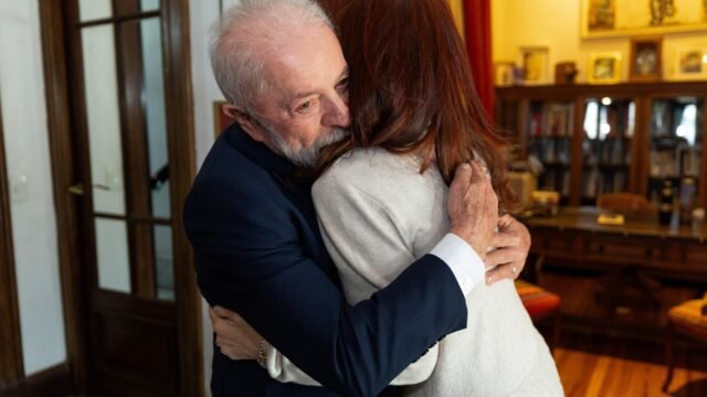 En medio de las divisiones, el peronismo se entusiasma tras el triunfo de Lula y apuesta a copiarle la campaña
