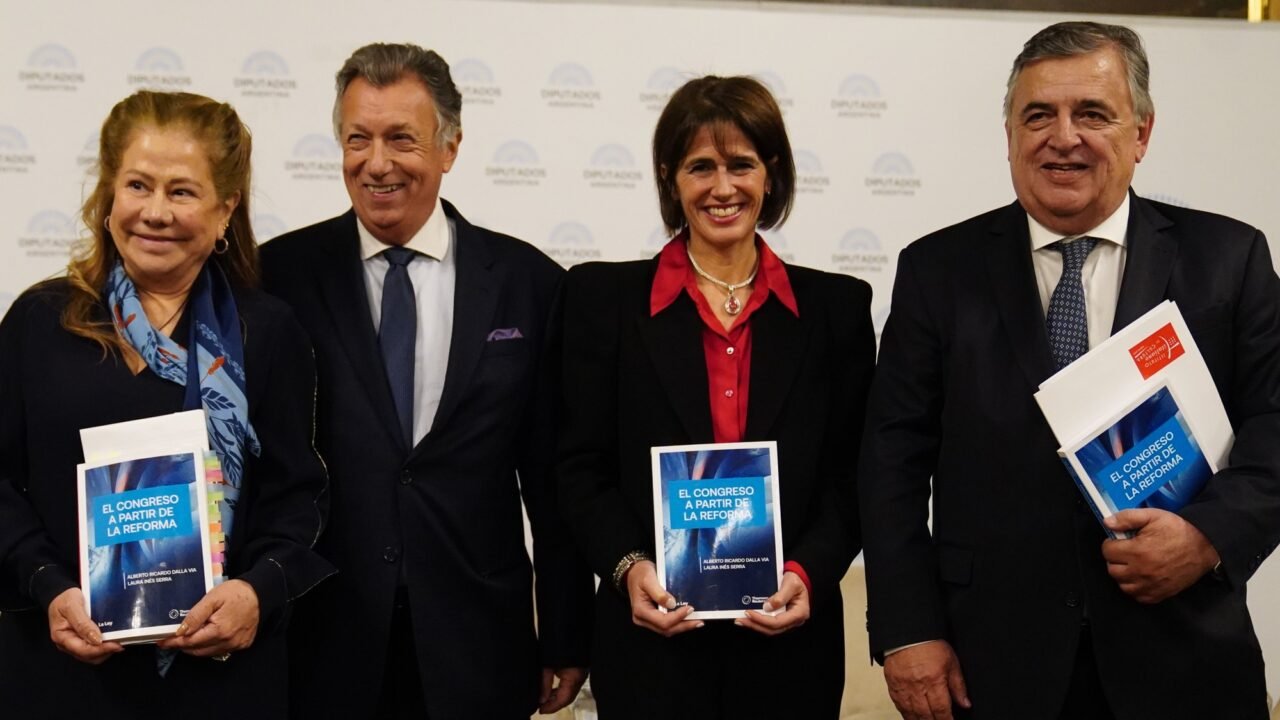 Con la presencia de Martín Menem, Negri y Camaño, presentaron un libro sobre el rol del Congreso tras la reforma de 1994
