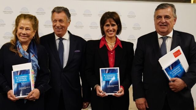 Con la presencia de Martín Menem, Negri y Camaño, presentaron un libro sobre el rol del Congreso tras la reforma de 1994