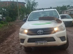 Persiguió a su pareja con un cuchillo, atacó a trabajadores estatales y fue detenido en Neuquén