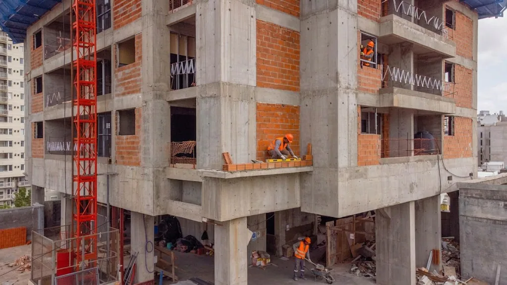 Construir en Buenos Aires ya cuesta casi US00 por m2 y los desarrolladores frenan nuevos proyectos