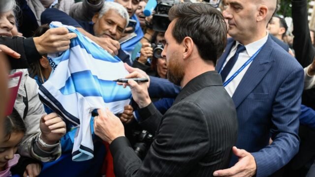 Furor total en España: Messi llegó a Oviedo y recordó a su papá