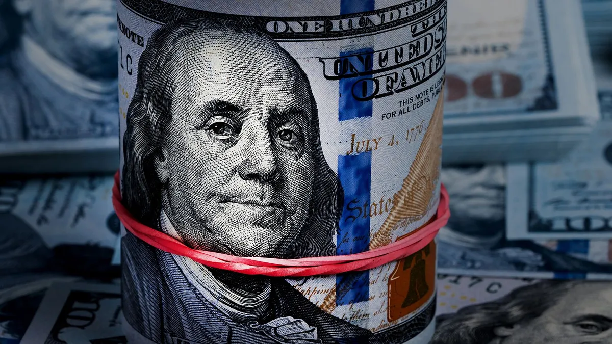 El dólar blue se mantuvo en su récord y amplió la brecha con el oficial