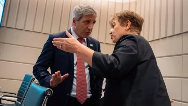 La recomendación del FMI a la Argentina para bajar el riesgo país