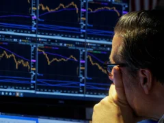Riesgo país, dólar y acciones: así opera el mercado hoy, 27 de octubre