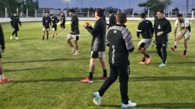 Cipolletti entrenó en Córdoba y define el equipo para la final del Federal A