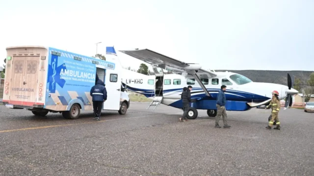 Evacuación aérea: trasladaron cinco pacientes a Neuquén aislados por el temporal en Rincón de los Sauces