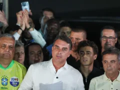 La Justicia de Misiones investiga el ingreso de Flávio Bolsonaro a la Argentina antes de su salida hacia EE.UU.