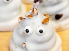 Conitos de chocolate blanco y dulce de leche en 5 pesos versión Halloween