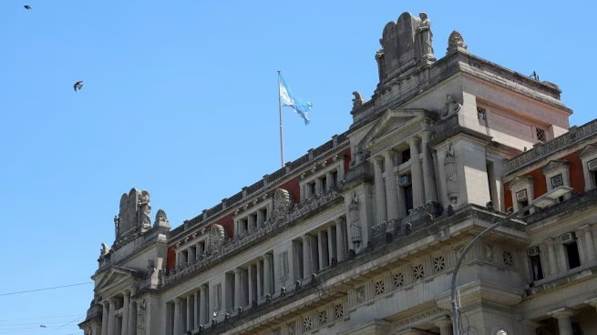 La Justicia rechazó el pedido urgente de dos diputados para frenar la derogación de la Ley de Tierras.