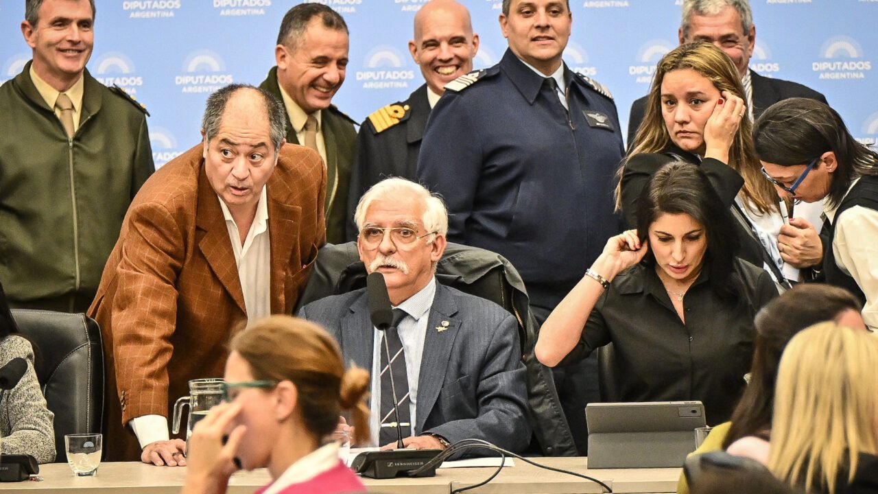 El Gobierno cede a las presiones de Estados Unidos y modifica un artículo clave de la Ley Malvinas