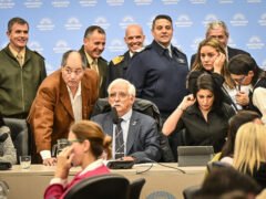 El Gobierno cede a las presiones de Estados Unidos y modifica un artículo clave de la Ley Malvinas