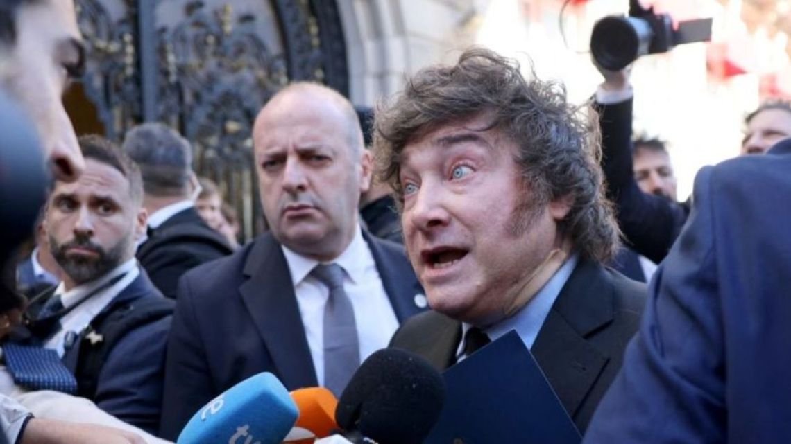 El 68% de los argentinos cree que Milei debería reconocer el triunfo de Lula
