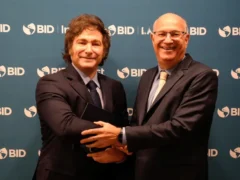 El Gobierno oficializó préstamos del BID por US00 millones para fortalecer las cuentas provinciales