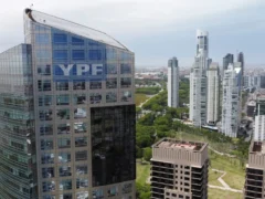 Juicio por YPF: la Corte Suprema de EE.UU. le dio más tiempo a la Argentina para responderles a los demandantes