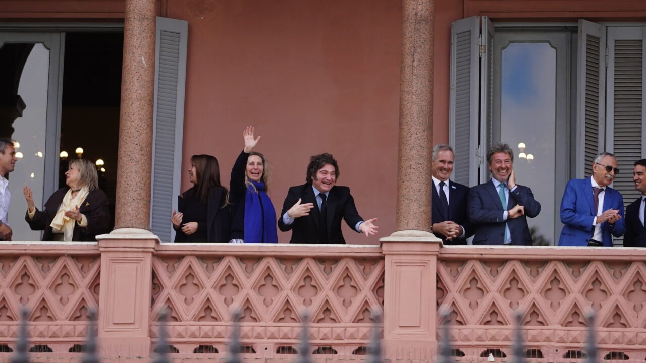 El Club Político Argentino repudió los dichos de Milei contra periodistas: “La democracia no necesita hogueras”