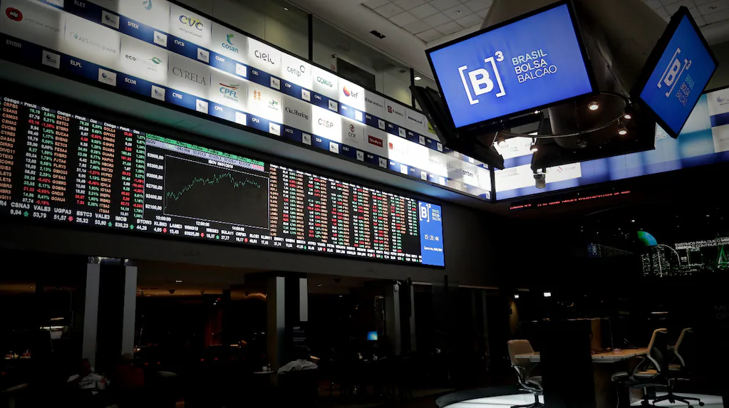 El real se devalúa y la Bolsa brasileña suspendió las operaciones tras una abrupta caída de las acciones