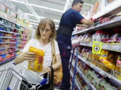 La desinflación choca con la inercia de los servicios y el ancla cambiaria pierde fuerza para contener los precios