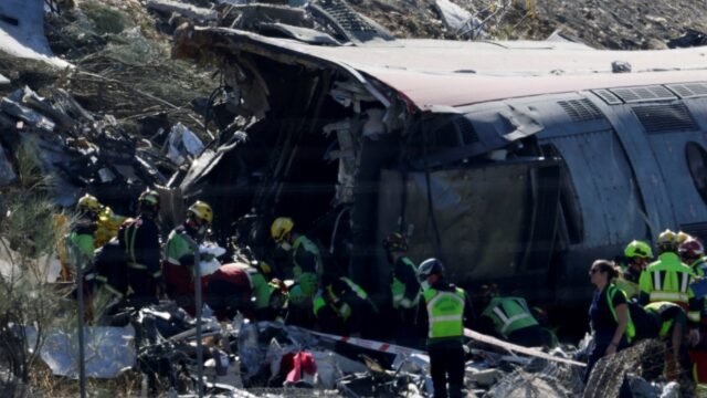 Trágico choque de trenes en España: el Gobierno investiga si había pasajeros argentinos en las formaciones accidentadas