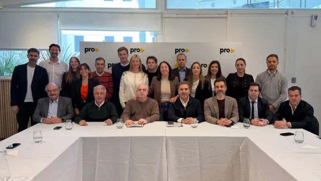 El PRO bonaerense vuelve a reunirse con intendentes y concejales para fortalecer su armado rumbo a 2027