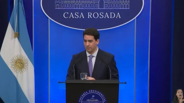 En vivo: Adrián Ravier encabeza una nueva conferencia de prensa entre el silencio por el triunfo de Lula y las tensiones en el Congreso