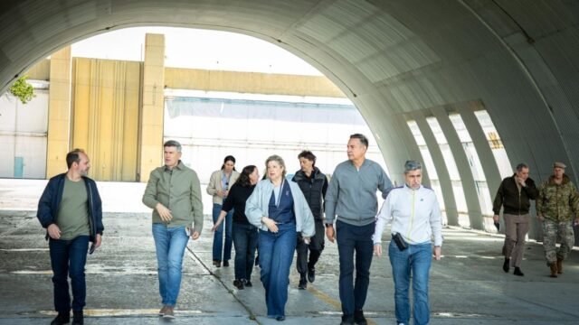 Córdoba: la Ministra de Seguridad, Alejandra Monteoliva, inspeccionó FAdeA para el operativo del Papa León XIV