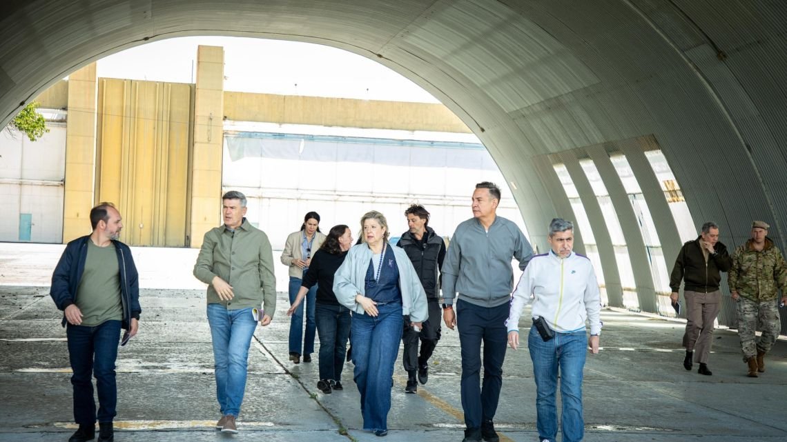 Córdoba: la Ministra de Seguridad, Alejandra Monteoliva, inspeccionó FAdeA para el operativo del Papa León XIV