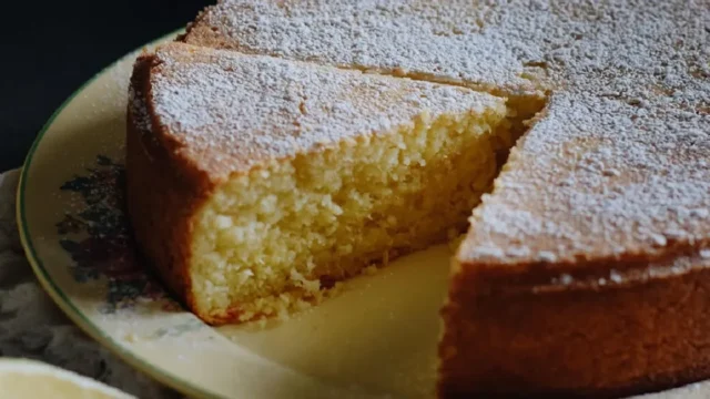 Cómo hacer esta torta de ricota y limón extra húmeda, suave y cremosa