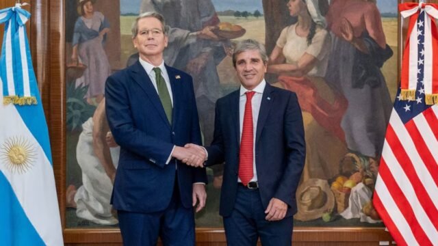 Con el riesgo país en alza, EE.UU. no descartó un nuevo salvataje al Gobierno: «¿Podríamos volver a hacerlo? Claro»
