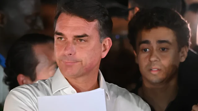 Tras el revés electoral, la Justicia de Brasil le prohibió salir del país a Bolsonaro por una causa de lavado de dinero