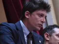 Santiago Caputo aseguró que la mayoría de los gobernadores respalda el proyecto de Ley Malvinas