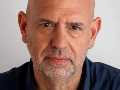 Nave de No ficción en Bariloche: Santiago Rey y los desafíos del periodismo narrativo desde la Patagonia