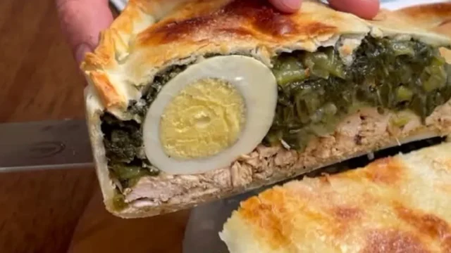 Tarta de pollo y acelga: un paso a paso simple para los principiantes en la cocina