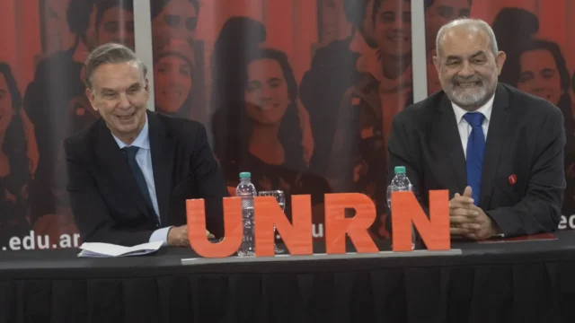 «Las leyes no se cumplen»: Miguel Pichetto fue distinguido por la UNRN y apuntó contra Javier Milei