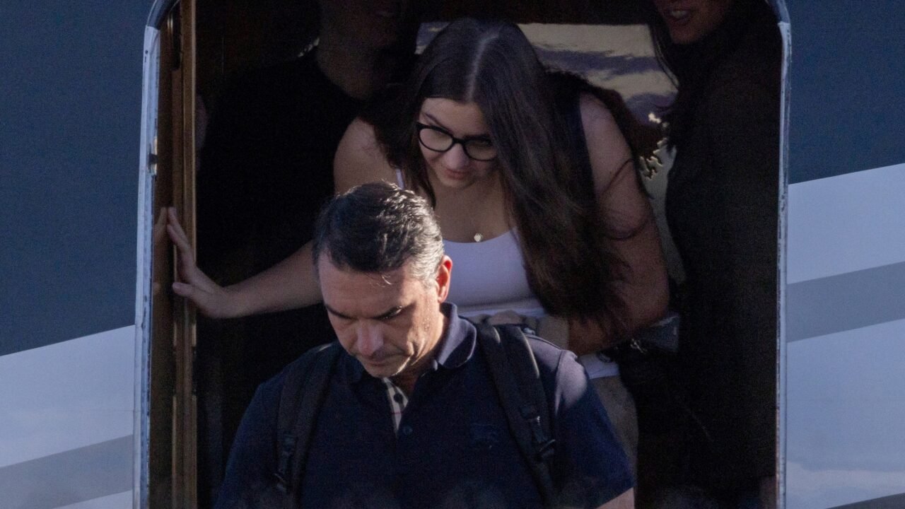 Operativo Flávio Bolsonaro: tres organismos del Gobierno se involucraron para sacarlo a Estados Unidos